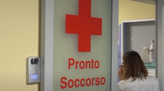 Caduta di un’insegna: due ragazzine ferite a Montesilvano