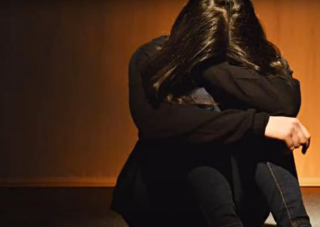 Violenza domestica a Pescara: 62enne arrestato dopo l’aggressione alla moglie