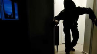 Colpo notturno a Pescara: casa svaligiata, spariti oro e gioielli