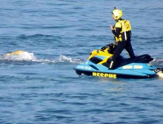 Pescara, tre giovani rischiano la vita in mare: salvati dal pronto intervento dei soccorritori